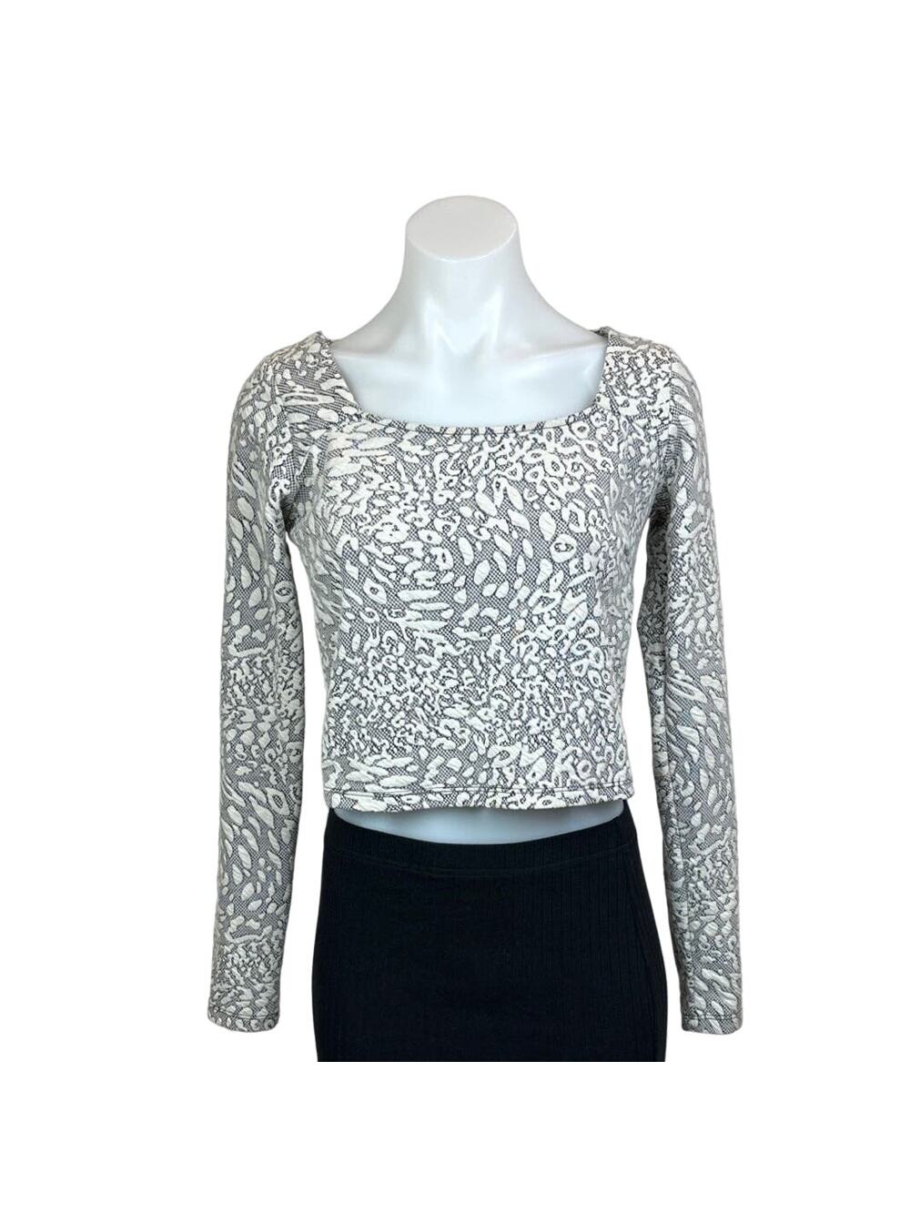 Connection 18 Gray White Lace Square Neck Long Sleeve Sweater Cropped Top Size M